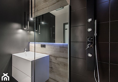 Realizacja Nowoczesny Minimalizm - Średnia bez okna z lustrem łazienka - zdjęcie od DISENO INTERIORS - Apartamenty PREMIUM