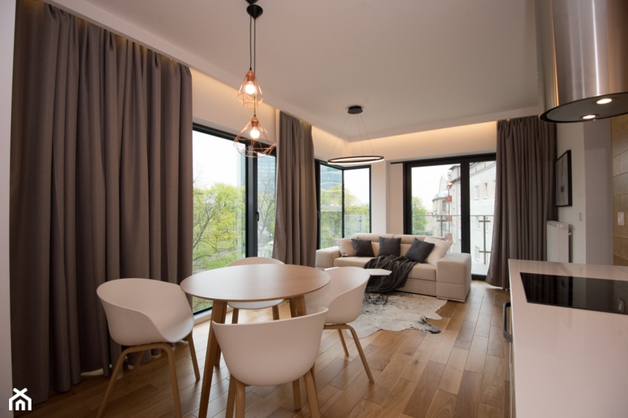 Realizacja Apartamentu z widokiem na Park - Średni biały salon z kuchnią z jadalnią - zdjęcie od DISENO INTERIORS - Apartamenty PREMIUM