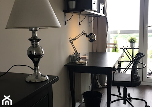 Angielska Elegancja - Styl Hampton - Małe w osobnym pomieszczeniu szare biuro - zdjęcie od DISENO INTERIORS - Apartamenty PREMIUM