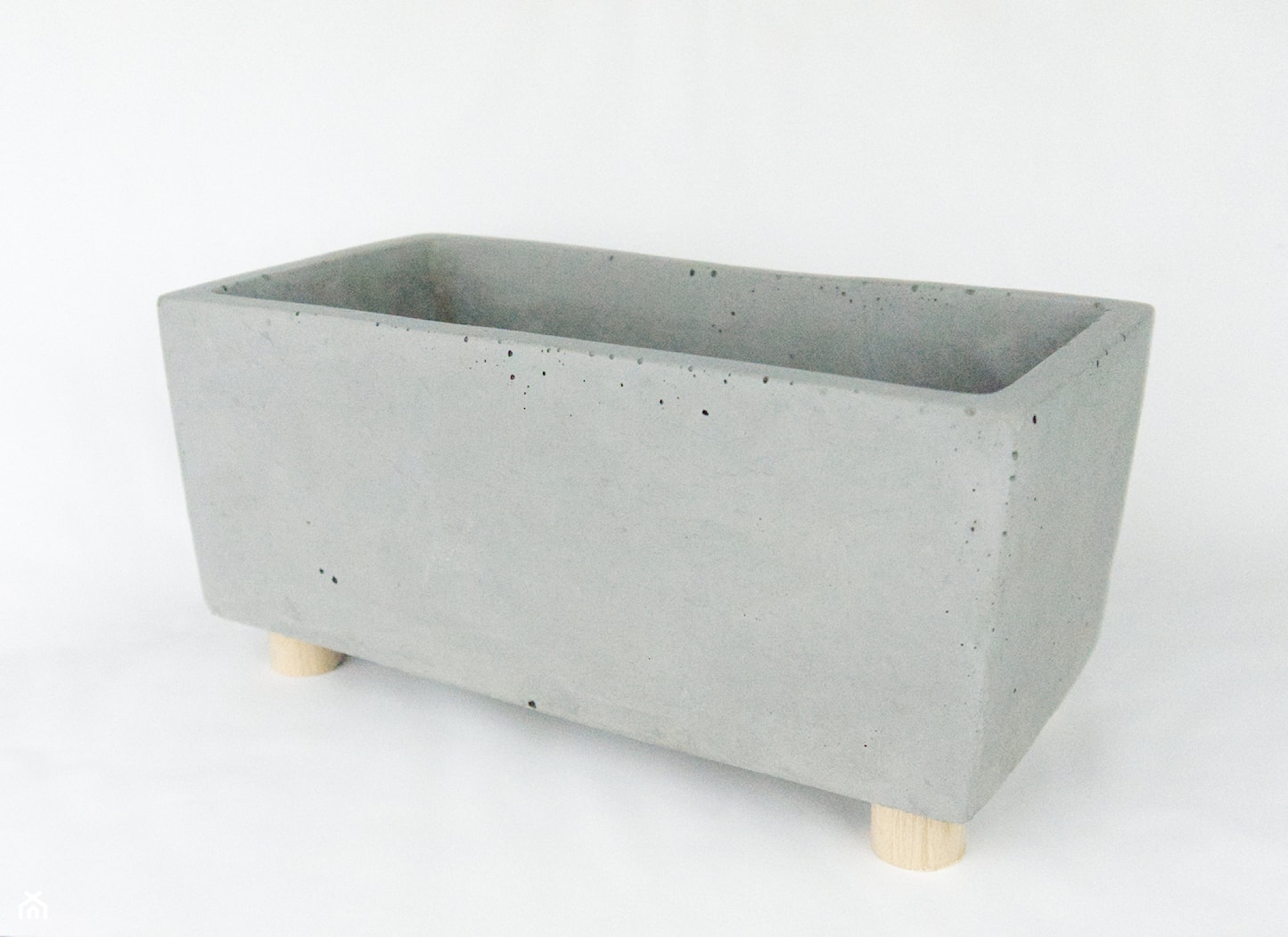 Doniczka z betonu "korytko" - zdjęcie od Rausch Beton - Homebook