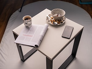 Stolik kawowy z białego betonu architektonicznego - zdjęcie od Rausch Beton