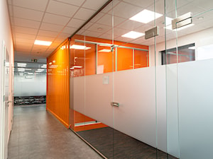 Projekt biura firmy transportowej - Biuro, styl industrialny - zdjęcie od E Home Design