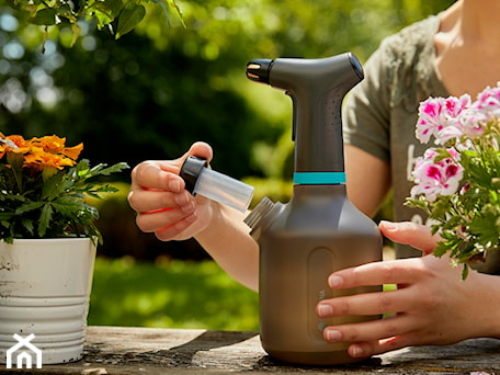 Aranżacje wnętrz - : EasyPump 1l - GARDENA POLSKA. Przeglądaj, dodawaj i zapisuj najlepsze zdjęcia, pomysły i inspiracje designerskie. W bazie mamy już prawie milion fotografii!