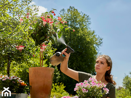 Aranżacje wnętrz - Ogród: EasyPump 1l - GARDENA POLSKA. Przeglądaj, dodawaj i zapisuj najlepsze zdjęcia, pomysły i inspiracje designerskie. W bazie mamy już prawie milion fotografii!