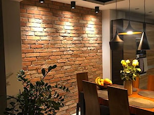 Podświetlana ściana w jadalni - zdjęcie od Dekoracyjna cegła
