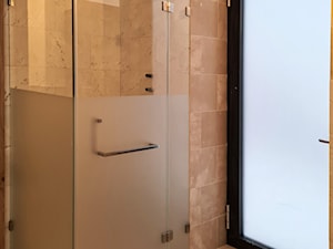 Łazienka ze szklaną kabina prysznicową - zdjęcie od iSZKŁO Krzysztof Janicki