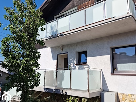 Aranżacje wnętrz - Taras: Balustrada zewnętrzna balkon i schody - iSZKŁO Krzysztof Janicki. Przeglądaj, dodawaj i zapisuj najlepsze zdjęcia, pomysły i inspiracje designerskie. W bazie mamy już prawie milion fotografii!