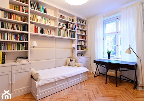 90m, Ochota, Wwa - Średnie z sofą białe biuro, styl tradycyjny - zdjęcie od DZIURDZIAprojekt