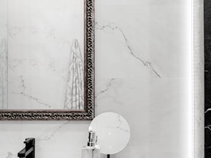 76 mkw, Powiśle, - Mała na poddaszu bez okna z lustrem łazienka, styl prowansalski - zdjęcie od DZIURDZIAprojekt