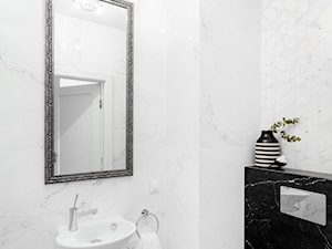 76 mkw, Powiśle, - Mała na poddaszu bez okna z lustrem łazienka, styl nowoczesny - zdjęcie od DZIURDZIAprojekt