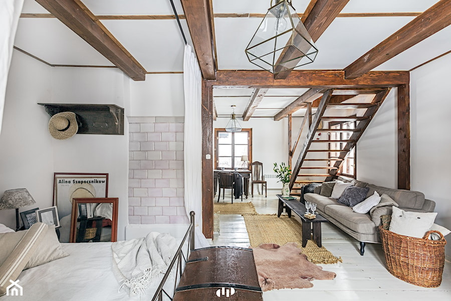 Duża biała sypialnia, styl rustykalny - zdjęcie od DZIURDZIAprojekt