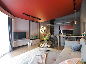 Salon z kuchnią na poddaszu - zdjęcie od Make It Yours Studio projektowania wnętrz