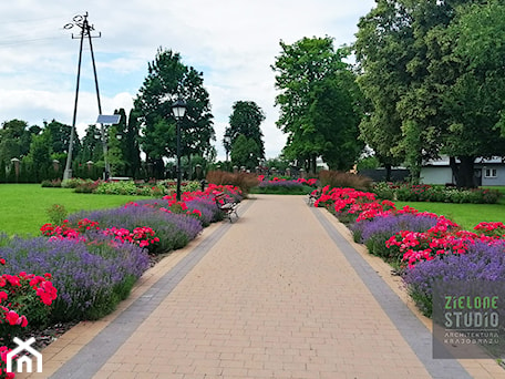 Aranżacje wnętrz - Ogród: Park w Krzczonowie - Zielone Studio Architektura Krajobrazu. Przeglądaj, dodawaj i zapisuj najlepsze zdjęcia, pomysły i inspiracje designerskie. W bazie mamy już prawie milion fotografii!