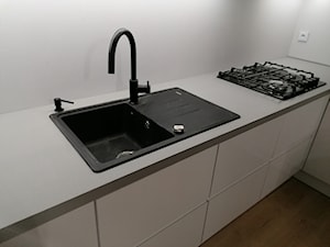 Blat kuchenny z konglomeratu mineralnego Corian Dove - Kuchnia, styl nowoczesny - zdjęcie od blaty.eu - producent wyrobów z solid surface