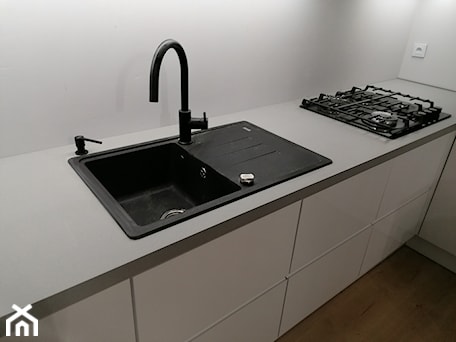 Aranżacje wnętrz - Kuchnia: Blat kuchenny z konglomeratu mineralnego Corian Dove - Kuchnia, styl nowoczesny - blaty.eu - producent wyrobów z solid surface. Przeglądaj, dodawaj i zapisuj najlepsze zdjęcia, pomysły i inspiracje designerskie. W bazie mamy już prawie milion fotografii!