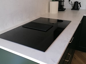 Blat kuchenny, zlewozmywak i panel ścienny Hi-Macs Aurora Bianco - zdjęcie od blaty.eu - producent wyrobów z solid surface