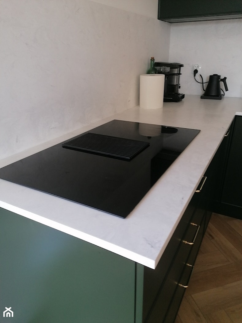 Blat kuchenny, zlewozmywak i panel ścienny Hi-Macs Aurora Bianco - zdjęcie od blaty.eu - producent wyrobów z solid surface - Homebook