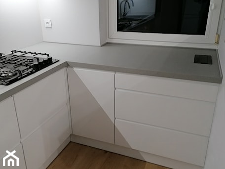 Aranżacje wnętrz - Kuchnia: Blat kuchenny z konglomeratu mineralnego Corian Dove - Kuchnia, styl nowoczesny - blaty.eu - producent wyrobów z solid surface. Przeglądaj, dodawaj i zapisuj najlepsze zdjęcia, pomysły i inspiracje designerskie. W bazie mamy już prawie milion fotografii!