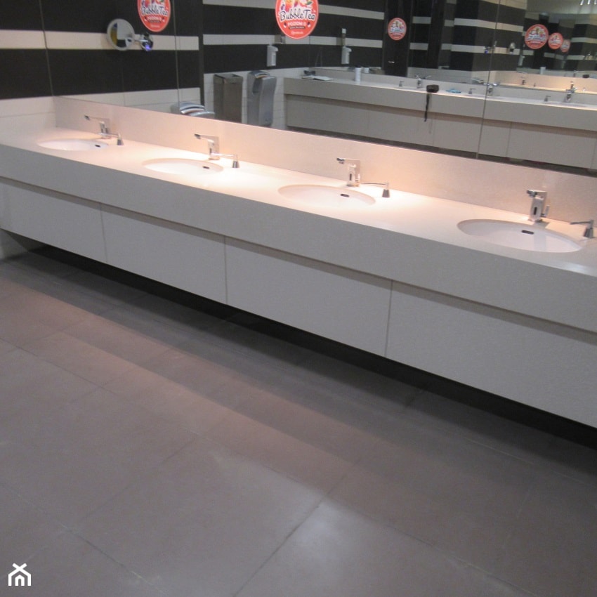 blaty łazienkowe w galerii handlowej - Bydgoszcz - zdjęcie od blaty.eu - producent wyrobów z solid surface - Homebook