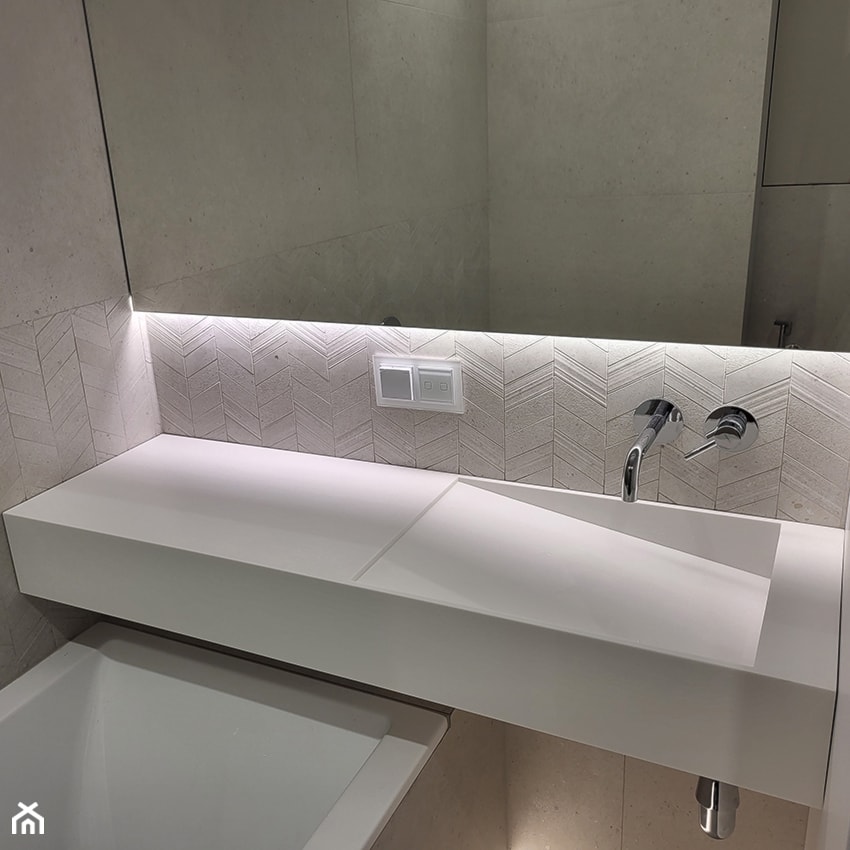 Umywalka łazienkowa z odpływem szczelinowym bocznym - Łazienka, styl nowoczesny - zdjęcie od blaty.eu - producent wyrobów z solid surface