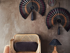 Bambusowy fotel oraz Terakotowa lampa z rafii - zdjęcie od BeMilagros