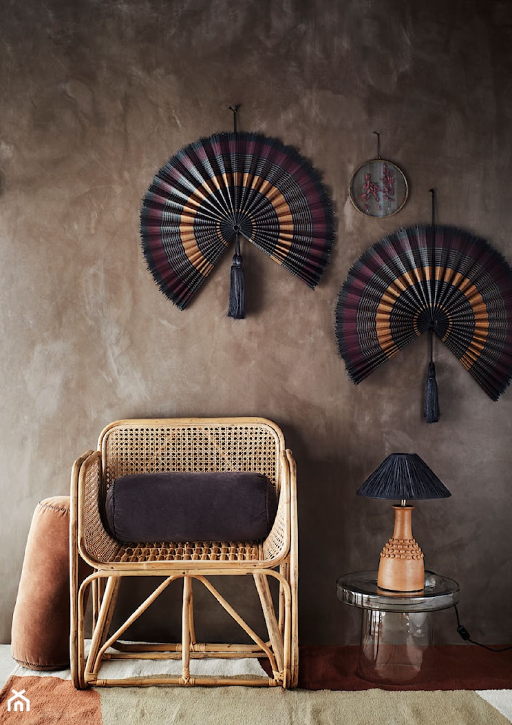 Bambusowy fotel oraz Terakotowa lampa z rafii - zdjęcie od BeMilagros - Homebook