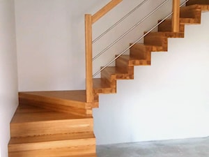schody jesionowe bejcowane - zdjęcie od Brysch Schody