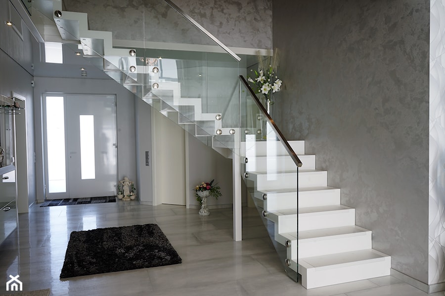 schody dywanowe białe - zdjęcie od Brysch Schody