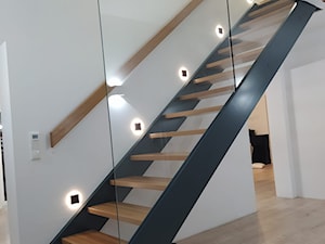 schody dębowe policzkowe ażurowe - zdjęcie od Brysch Schody