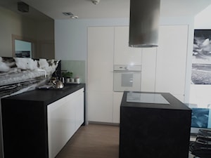 Apartament w Międzyzdrojach - Kuchnia, styl nowoczesny - zdjęcie od Dorota Zajączkowska architekt