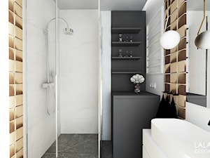 Mała łazienka ze złotem - zdjęcie od LALA DESIGN Projektowanie architektury i wnętrz