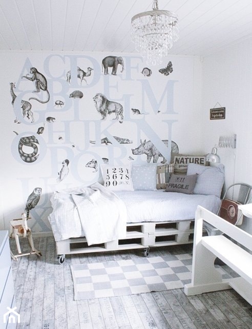 Moje inspiracje - Średni biały pokój dziecka dla dziecka dla chłopca, styl skandynawski - zdjęcie od Urszula77