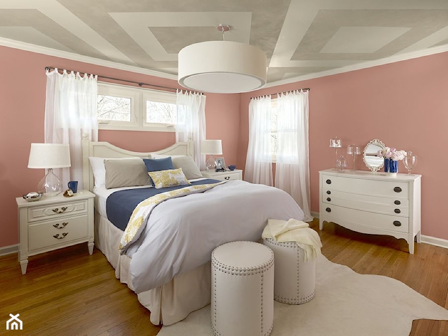 Kreatywny sufit - Średnia różowa sypialnia - zdjęcie od Urszula77