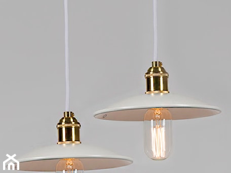 Aranżacje wnętrz - Salon: Lampa sufitowa Harriet Small white - Epic Light - lampy retro i loftowe. Przeglądaj, dodawaj i zapisuj najlepsze zdjęcia, pomysły i inspiracje designerskie. W bazie mamy już prawie milion fotografii!