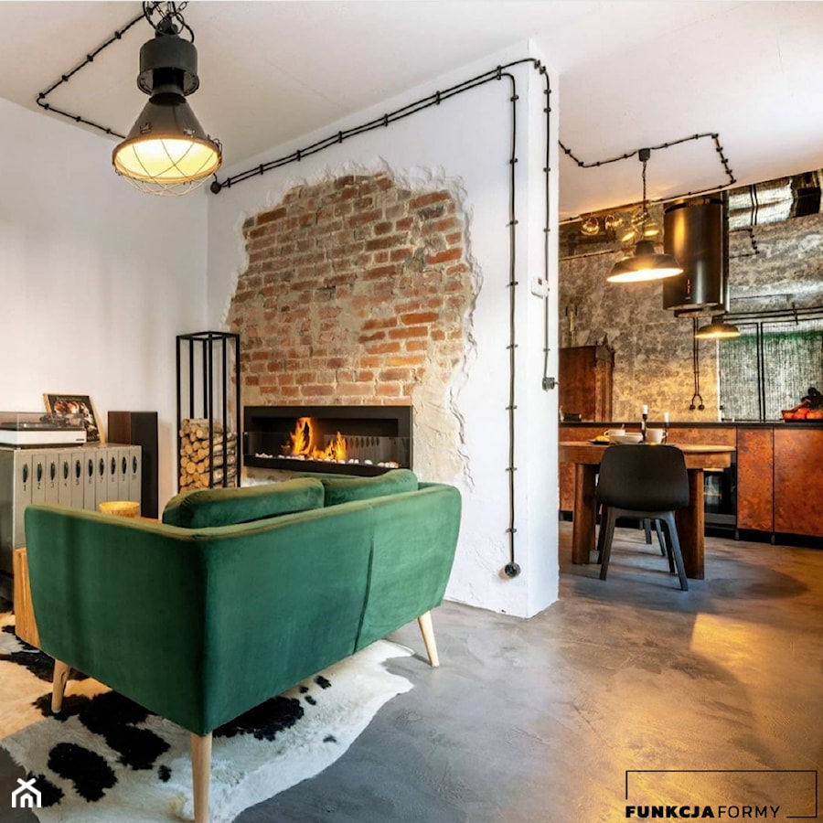 Loftowe wnętrze w starej kamienicy w Poznaniu - Salon, styl industrialny - zdjęcie od funkcjaformy
