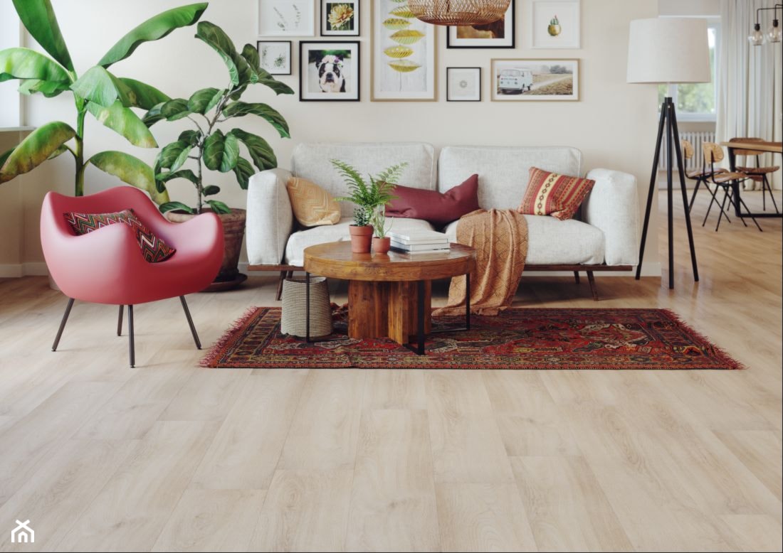 Panele winylowe na ogrzewanie podłogowe - Średni biały salon z jadalnią, styl nowoczesny - zdjęcie od ARBITON FloorExpert - Homebook