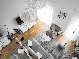 Dom w Bochni - Mały biały salon, styl skandynawski - zdjęcie od STABRAWA.PL architektura wnętrz