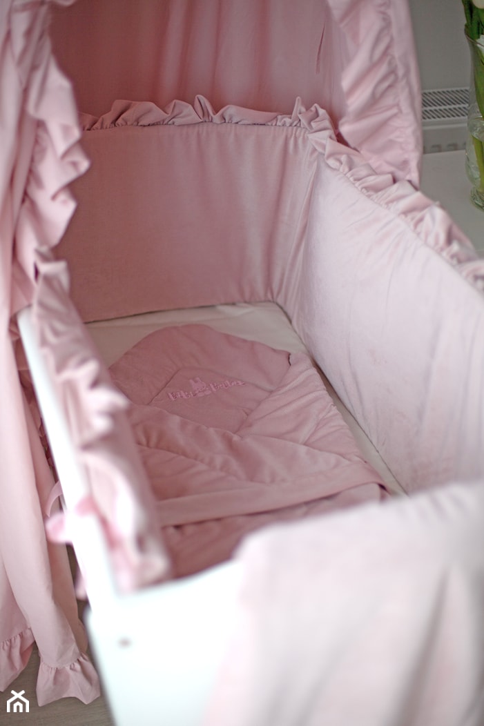 Łóżeczko, kołyska z ochraniaczem z falbanką, rożek dla niemowlaka - zdjęcie od Bibibaby.poland - Homebook