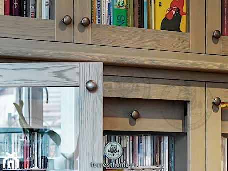 Aranżacje wnętrz - Salon: Biblioteczka z drewna w stylu prowansalskim - Forrest Home Architecture & Art. Przeglądaj, dodawaj i zapisuj najlepsze zdjęcia, pomysły i inspiracje designerskie. W bazie mamy już prawie milion fotografii!