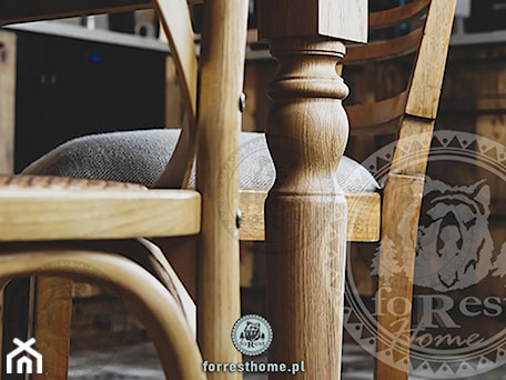 Aranżacje wnętrz - Jadalnia: Stół drewniany z toczonymi nogami w stylu francuskim - Forrest Home Architecture & Art. Przeglądaj, dodawaj i zapisuj najlepsze zdjęcia, pomysły i inspiracje designerskie. W bazie mamy już prawie milion fotografii!