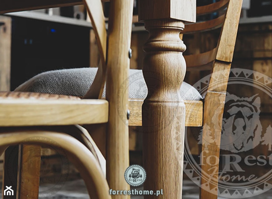 Stół drewniany z toczonymi nogami w stylu francuskim - zdjęcie od Forrest Home Architecture & Art - Homebook