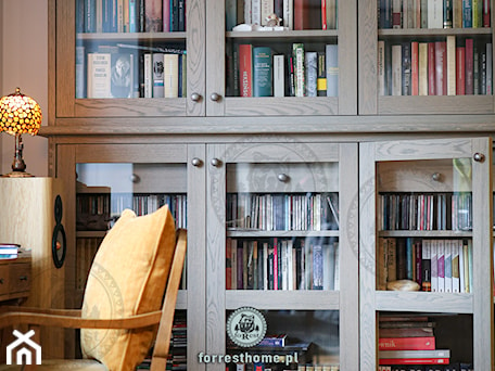 Aranżacje wnętrz - Salon: Biblioteczka z drewna w stylu prowansalskim - Forrest Home Architecture & Art. Przeglądaj, dodawaj i zapisuj najlepsze zdjęcia, pomysły i inspiracje designerskie. W bazie mamy już prawie milion fotografii!