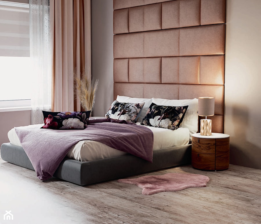 Różowa sypialnia w stylu glamour / nowojorskim - panele tapicerowane na ścianie, piękna pościel w kwiaty i różowe dekoracje - zdjęcie od bricomarche.pl