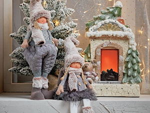 Laleczka świąteczna do dekoracji salonu lub pokoju - zdjęcie od bricomarche.pl