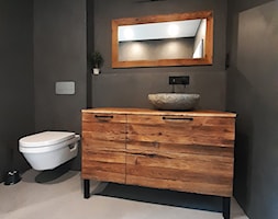 Szafka łazienkowa wykonana ze starego drewna - zdjęcie od Retrowood - Homebook