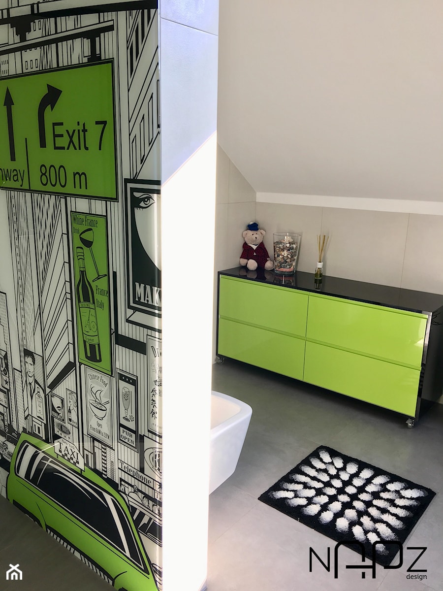 Łazienka z zielenią dla dziecka - Mała na poddaszu bez okna łazienka, styl nowoczesny - zdjęcie od Niebanalne Aranżacje Przestrzeni Zamkniętych