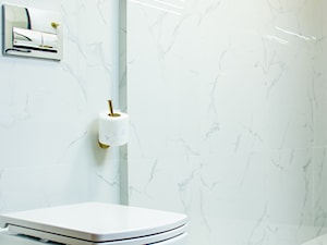 Łazienka marmur biały i czarny - zdjęcie od Dom z Afisza
