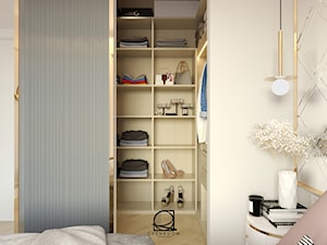 Jasna sypialnia z garderobą - zdjęcie od Open Room Projekty Wnętrz
