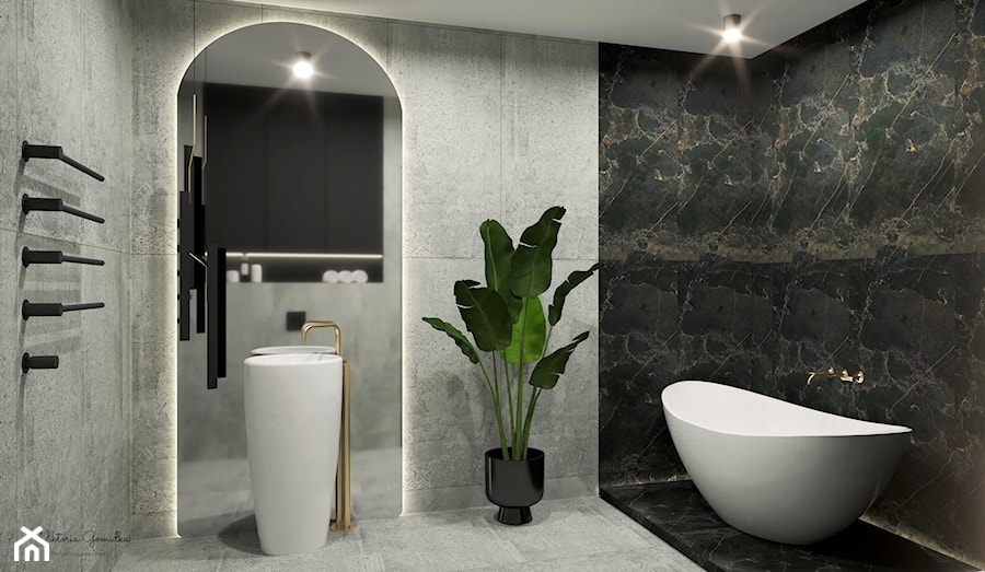 Elegancka łazienka z wolnostojącą wanną w ciemnym wydaniu 🖤 - zdjęcie od gomulkadesign