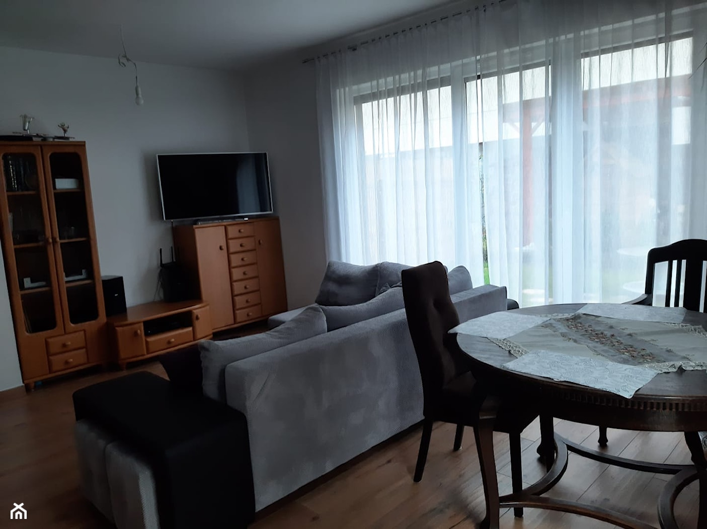 Aranżacja salonu wraz ze strefą jadalni - na prywatny użytek Inwestora - zdjęcie od Dekwadra Homestaging Aranżacja Projektowanie Wnętrz Wrocław - Homebook